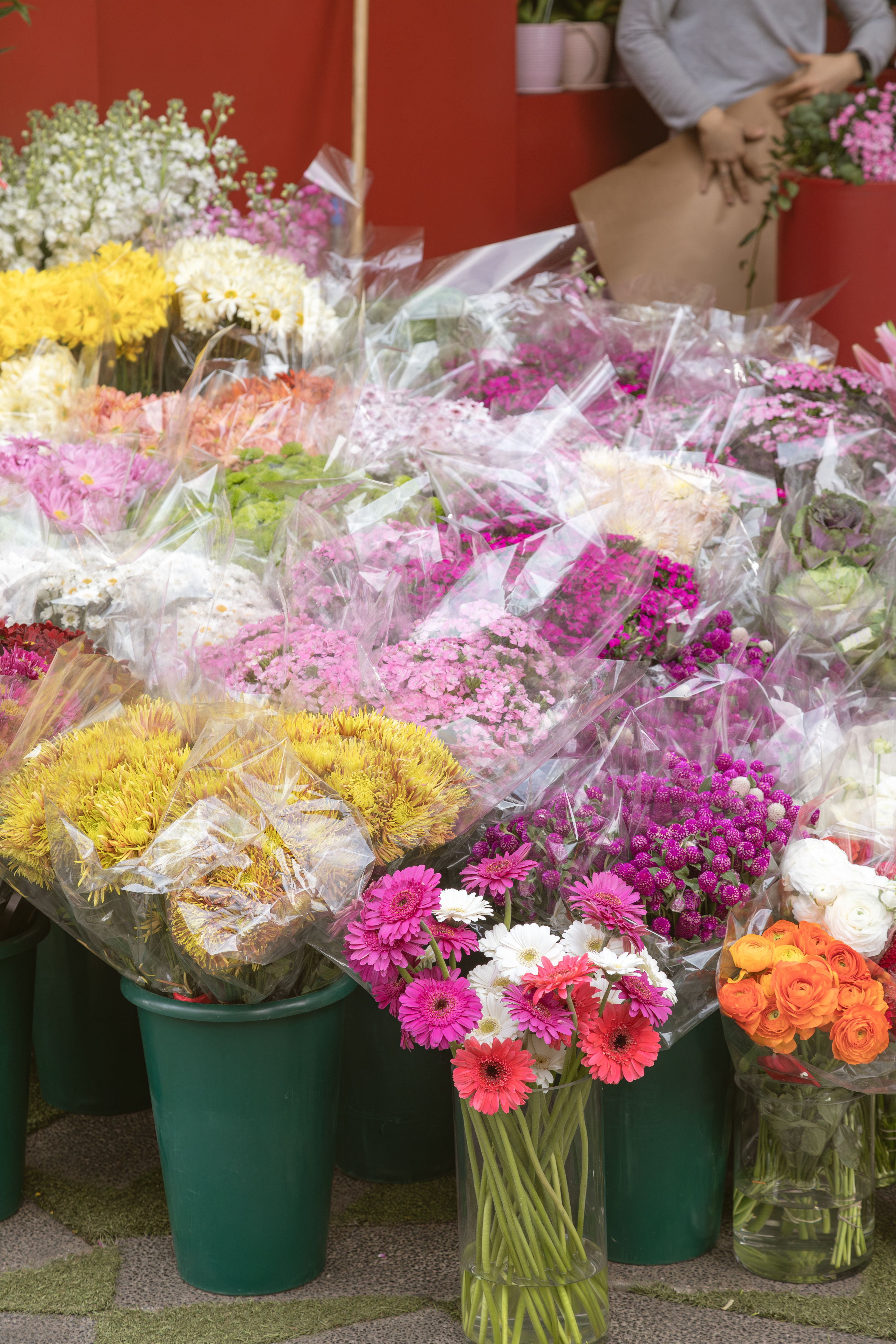 Garden-style mixed arrangement